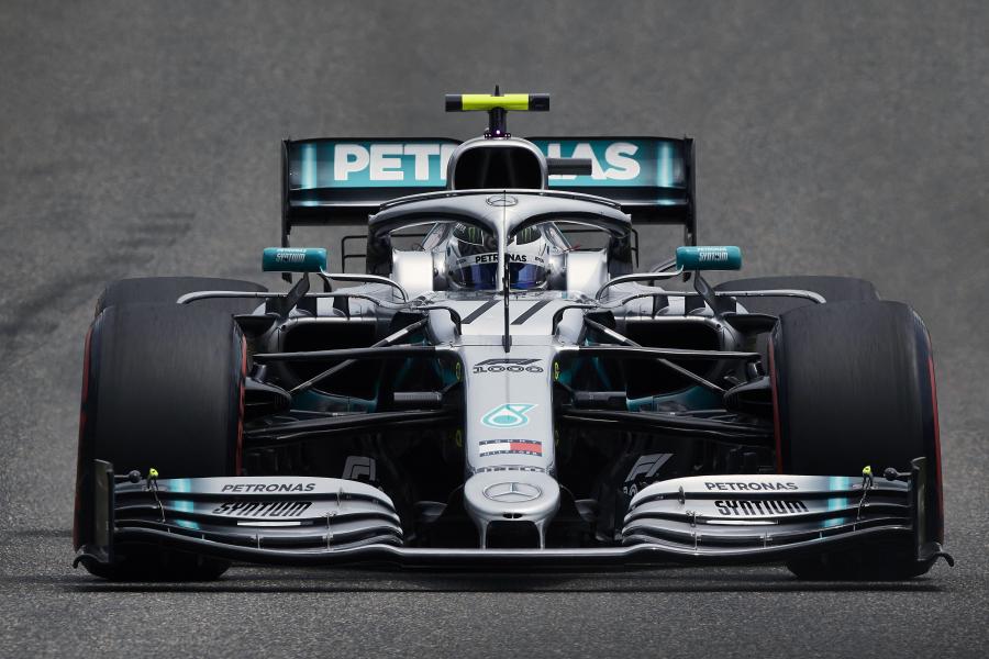  Mercedes-AMG F1 W10 EQ Power+ 2019 года  (фото 15 из 31)